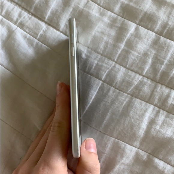 IPod touch - Picture 3 of 6